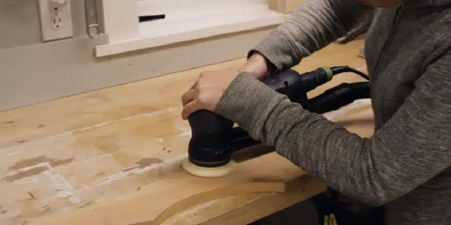 Sanding of the diagonal legs