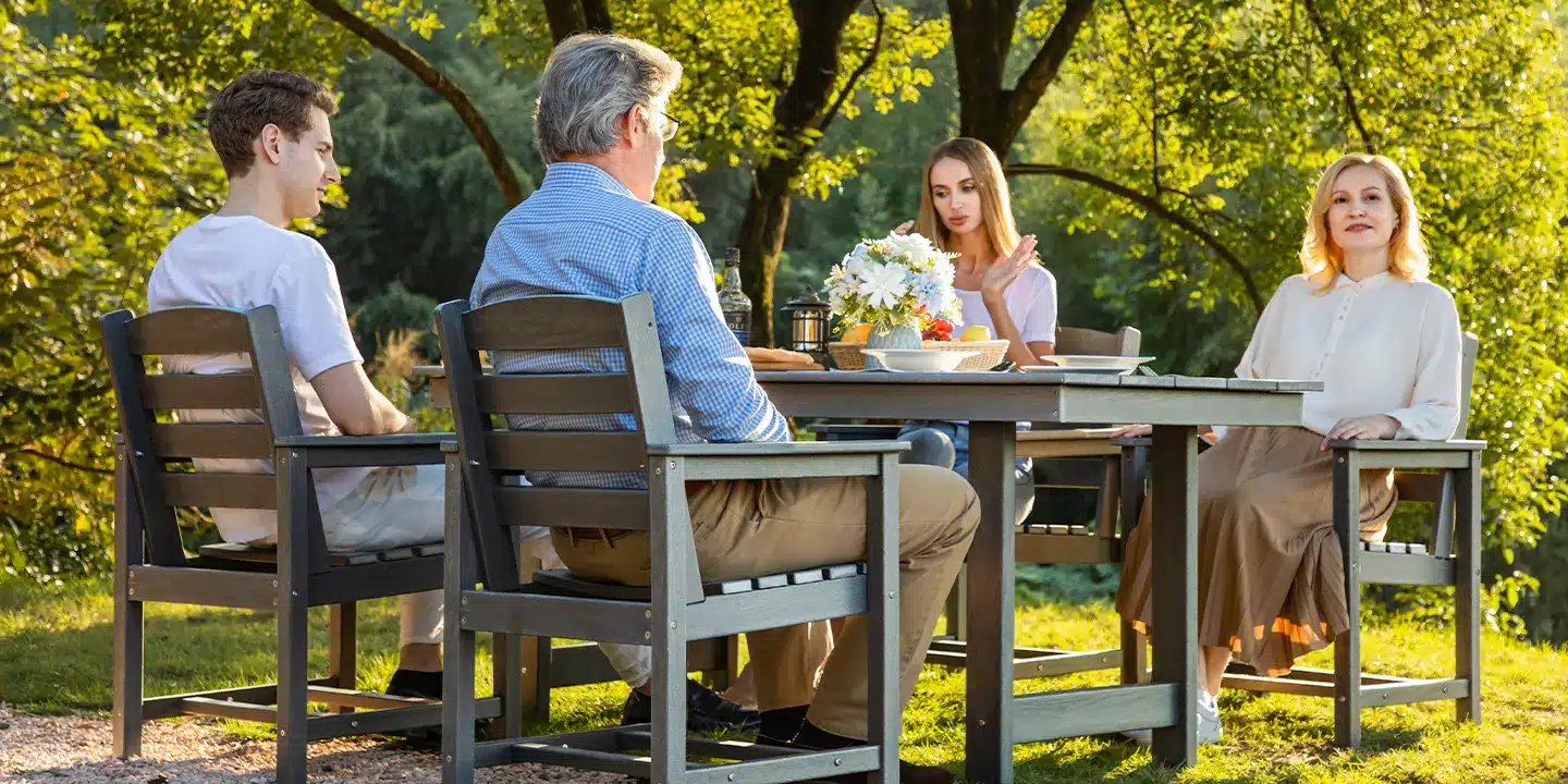 7 Piece Outdoor Dining Set with a family