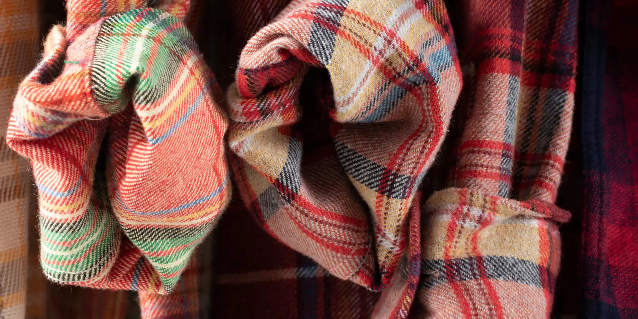 close-up-flannel-shirt-detail