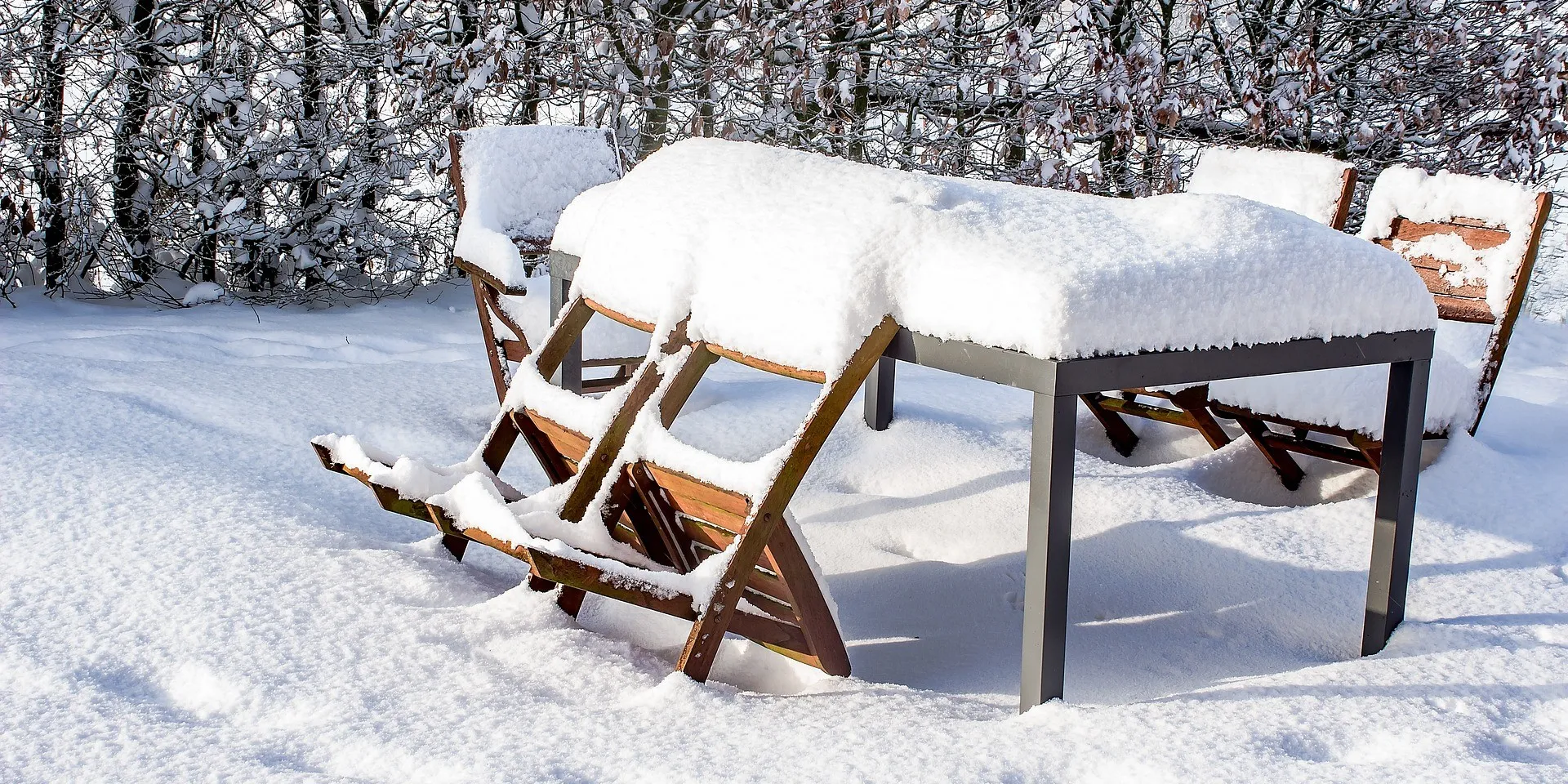 winter outdoor furniture