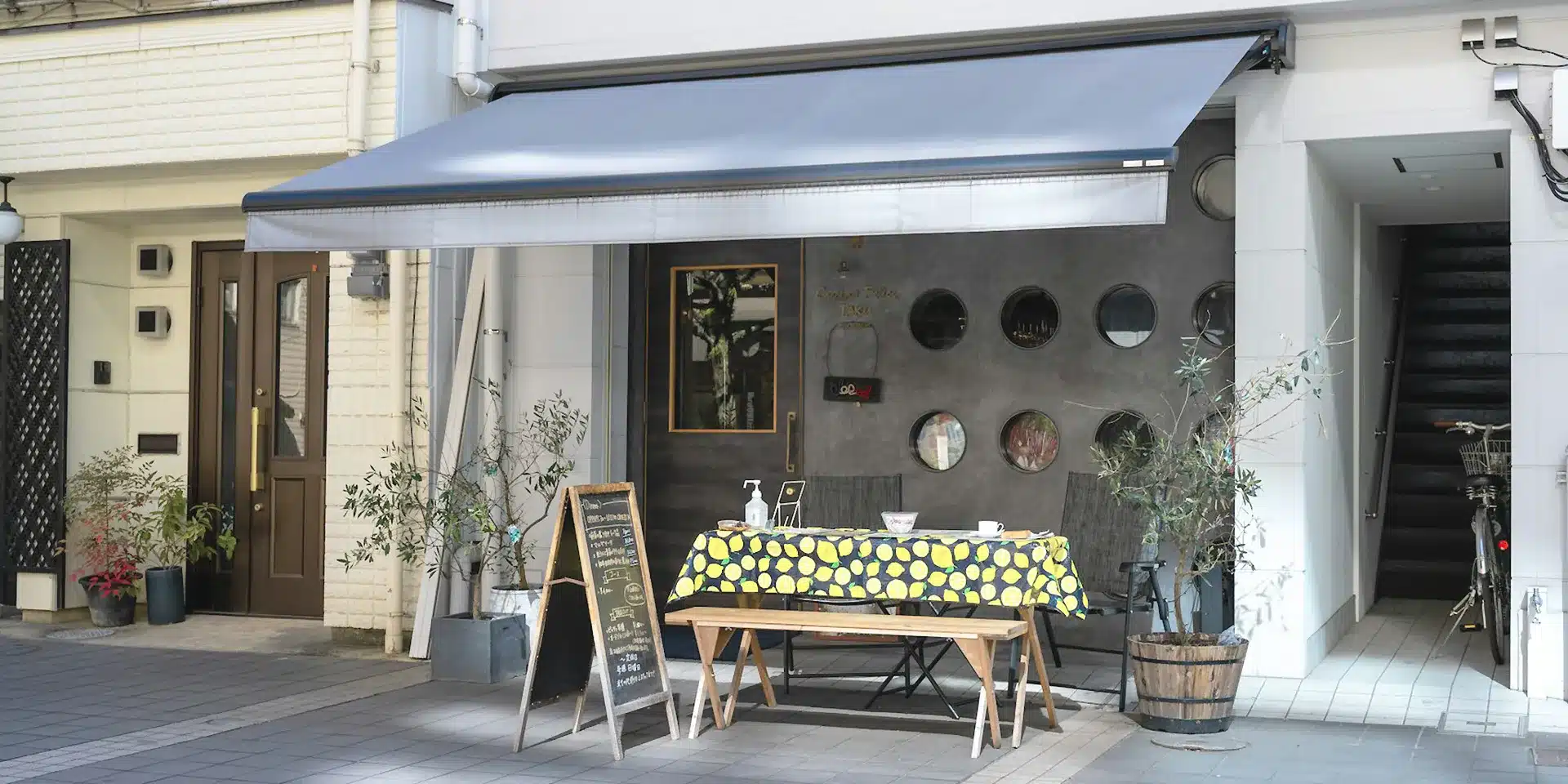 Retractable Awnings