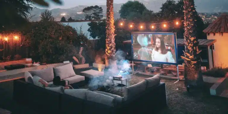 How to Host an Outdoor Movie Night in 7 Steps