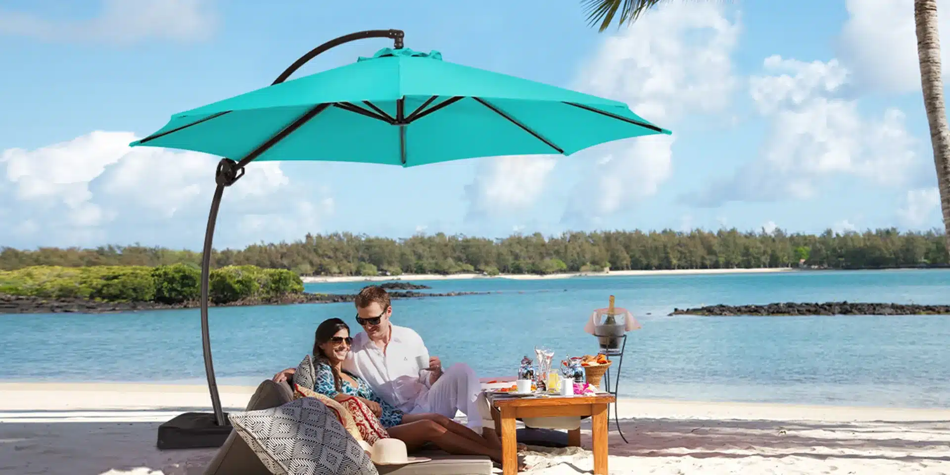 10ft Curved Cantilever Patio Umbrella on the Patio
