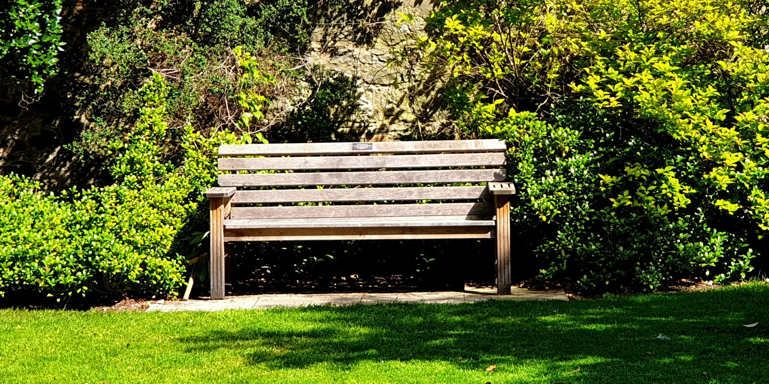 outdoor bench decorating ideas