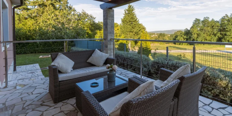 10 Ways to Create Comfortable Patio Spaces