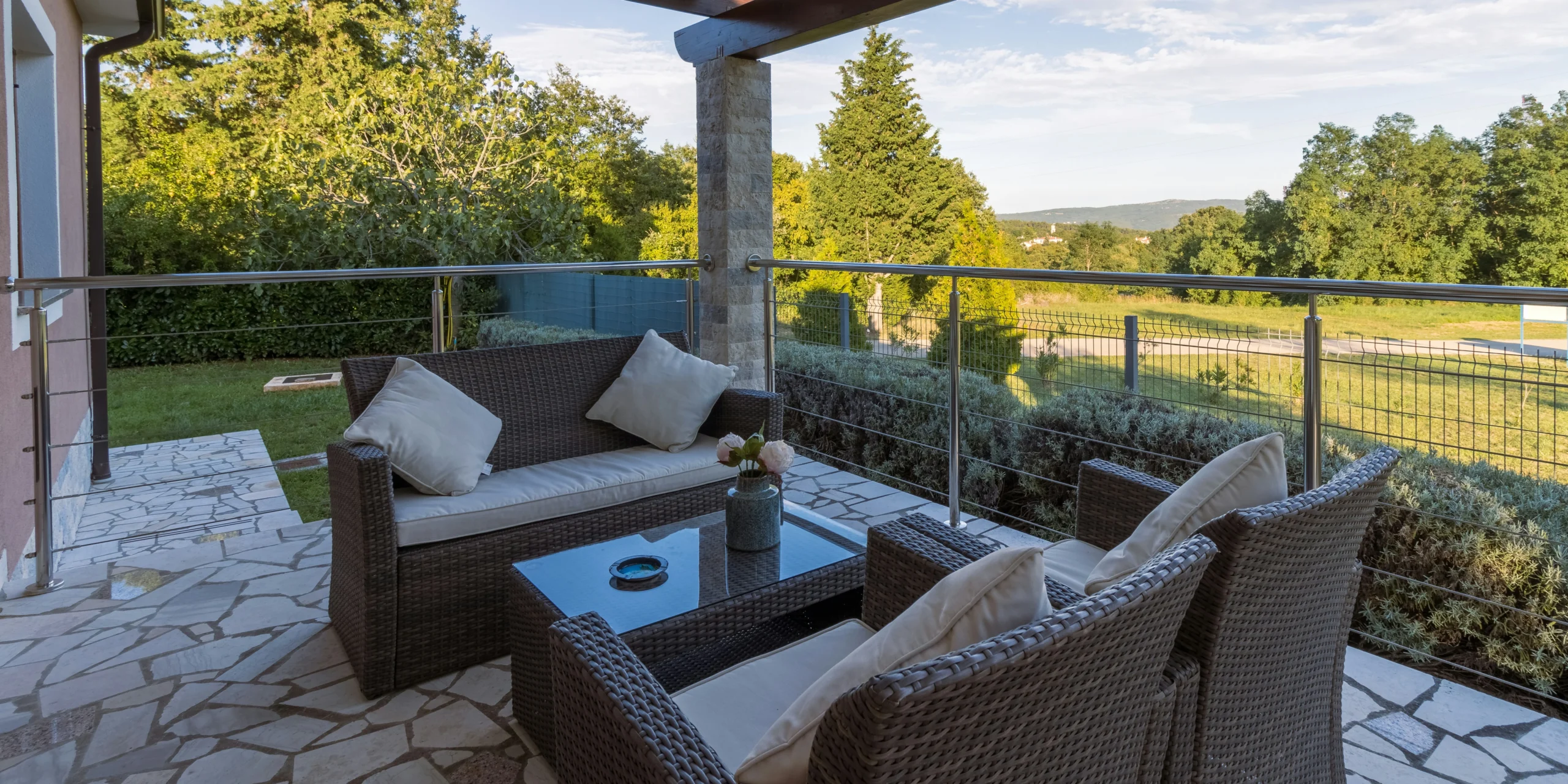 10 Ways to Create Comfortable Patio Spaces