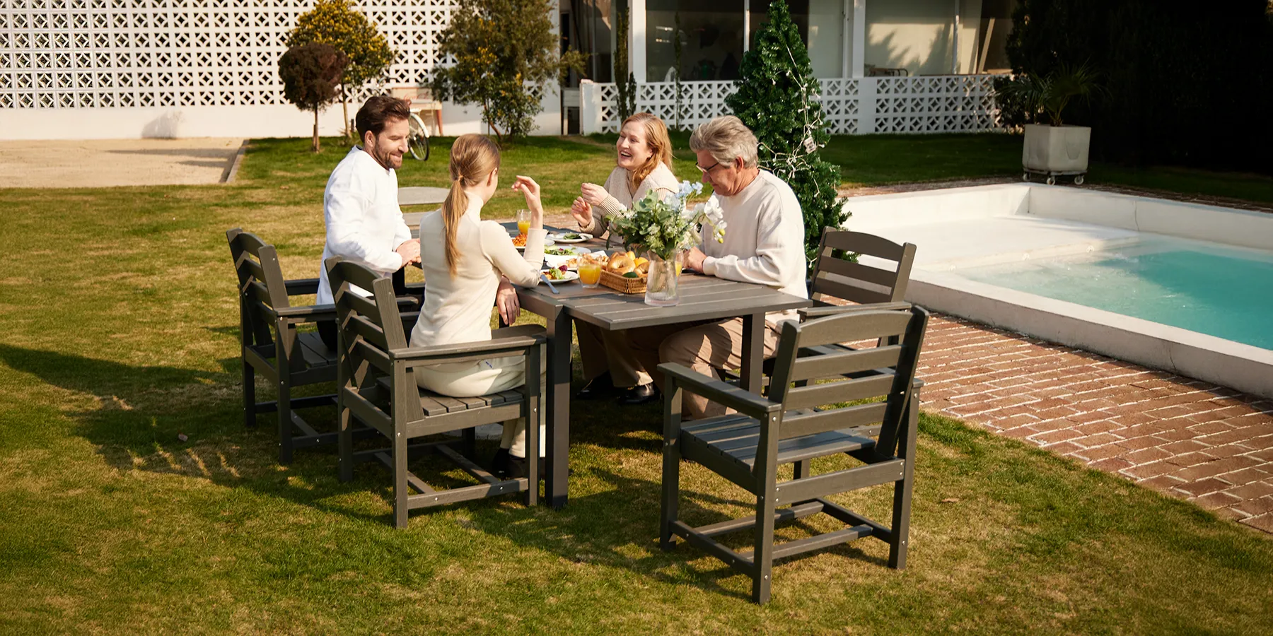 7-Piece-Expandable-Outdoor-Dining-Table-and-Armchair-Set-at-Patio